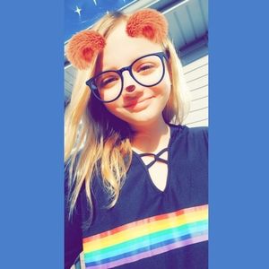 Meet your Posher, Elane